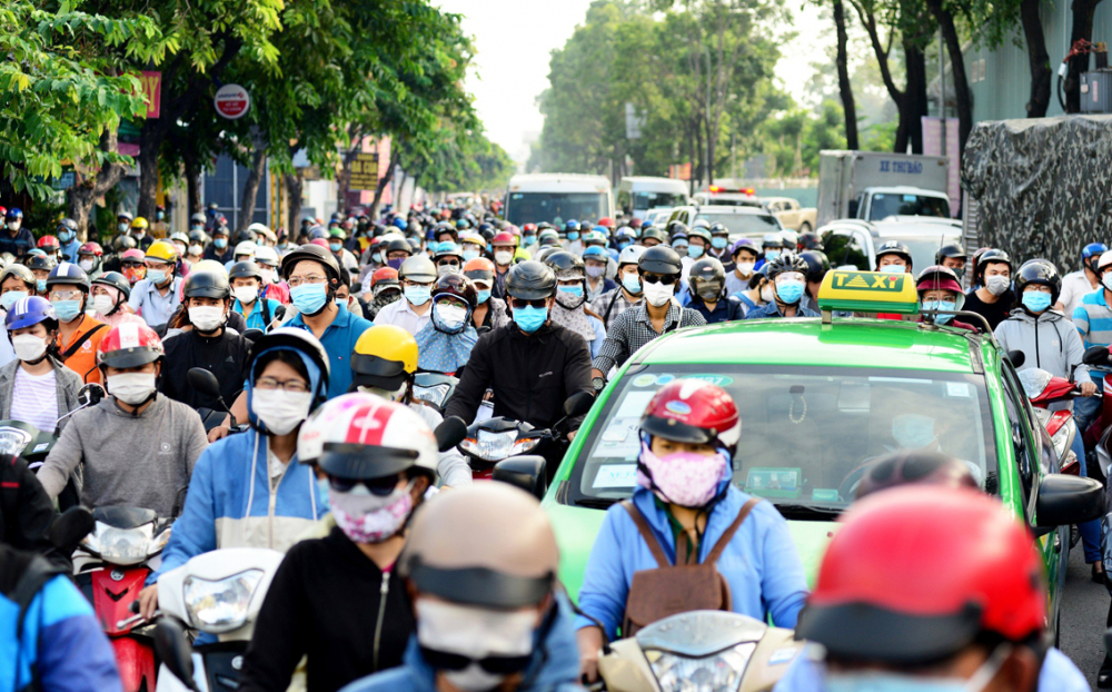 Đường Nguyễn Thị Định (TP Thủ Đức, TPHCM) thường xuyên ùn tắc giao thông  vào các giờ cao điểm - ẢNH: NGUYỄN QUANG
