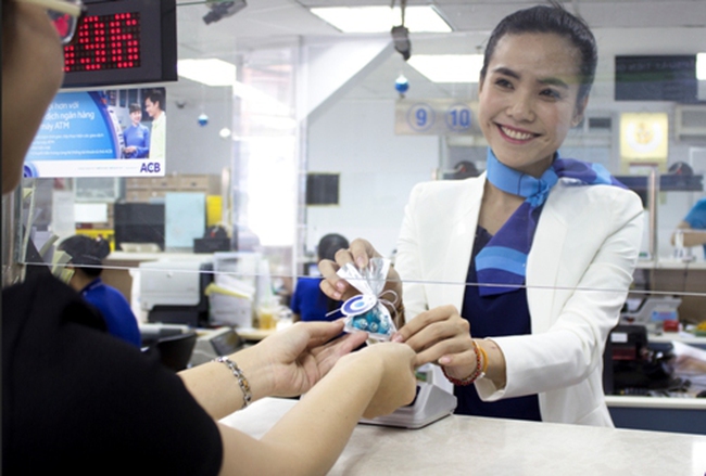 Không những vượt qua “ác mộng” chỉ tiêu, bằng cách này nhân viên ngân hàng còn gia tăng thu nhập