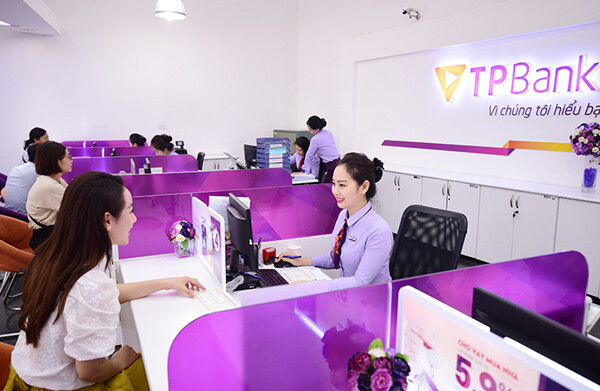 tp-bank-lot-vao-top-10-ngan-hang-uy-tin-nhat-viet-nam.jpg