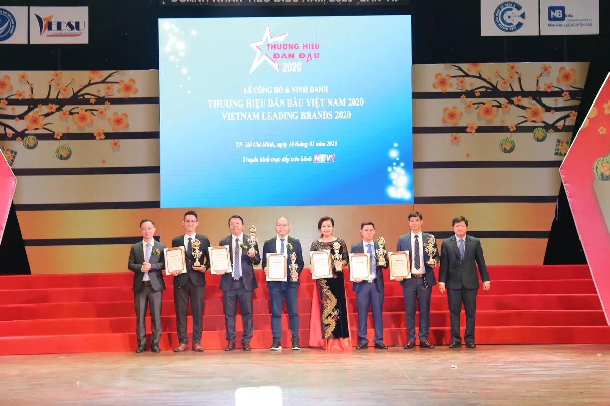 Ảnh minh họa – Phó Tổng Giám đốc UBGroup vinh dự nhận giải thưởng “Doanh nhân tiêu biểu Năm 2020”