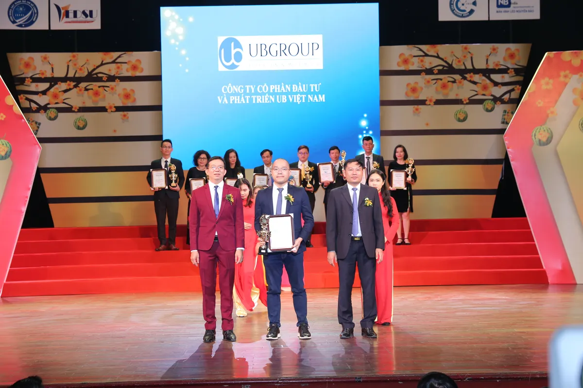 Ảnh minh họa – Phó Tổng Giám đốc UBGroup vinh dự nhận giải thưởng “Doanh nhân tiêu biểu Năm 2020”
